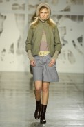 desfiles-simonenunes-saopauloinverno2007rtw-105
