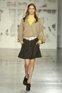 desfiles-simonenunes-saopauloinverno2007rtw-109