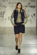 desfiles-simonenunes-saopauloinverno2007rtw-111