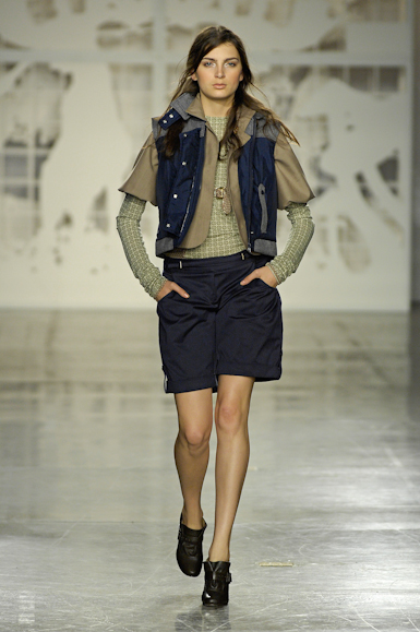 desfiles-simonenunes-saopauloinverno2007rtw-111