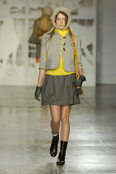 desfiles-simonenunes-saopauloinverno2007rtw-112