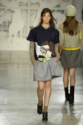 desfiles-simonenunes-saopauloinverno2007rtw-113