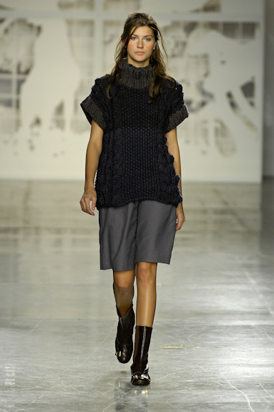 desfiles-simonenunes-saopauloinverno2007rtw-114