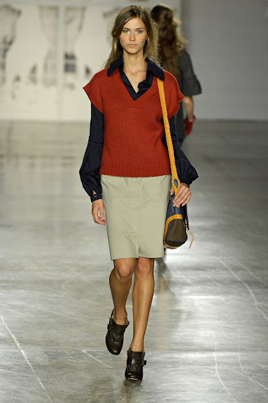 desfiles-simonenunes-saopauloinverno2007rtw-117
