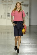 desfiles-simonenunes-saopauloinverno2007rtw-120