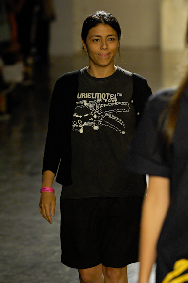 desfiles-simonenunes-saopauloinverno2007rtw-125