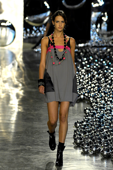 desfiles-triton-saopauloinverno2007rtw-117