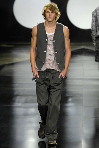 desfiles-vrom-saopauloinverno2007rtw-101