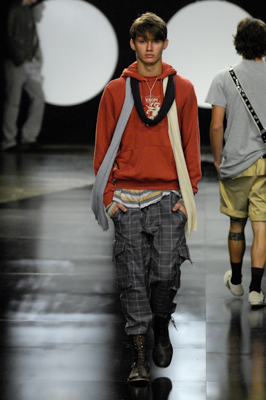 desfiles-vrom-saopauloinverno2007rtw-109