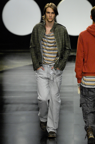 desfiles-vrom-saopauloinverno2007rtw-110