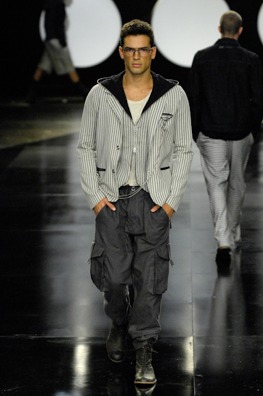 desfiles-vrom-saopauloinverno2007rtw-121