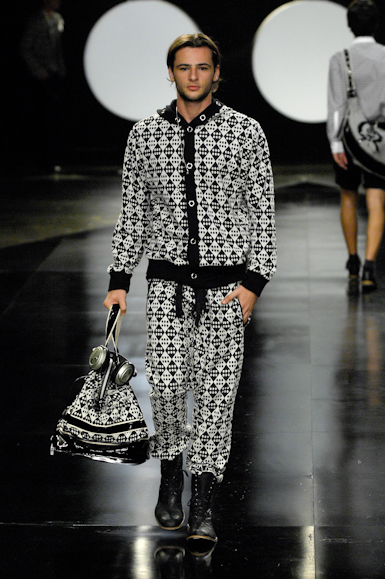 desfiles-vrom-saopauloinverno2007rtw-128