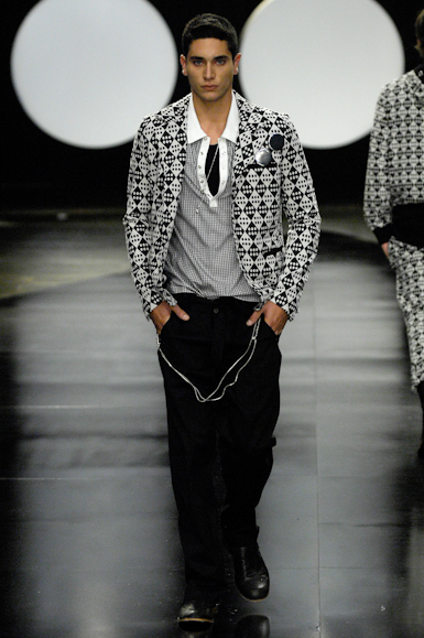 desfiles-vrom-saopauloinverno2007rtw-129