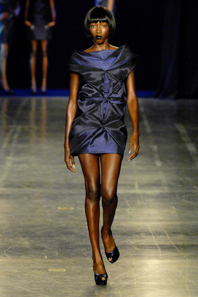 desfiles-prisciladarolt-saopauloinverno2007rtw-100