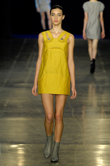 desfiles-prisciladarolt-saopauloinverno2007rtw-109