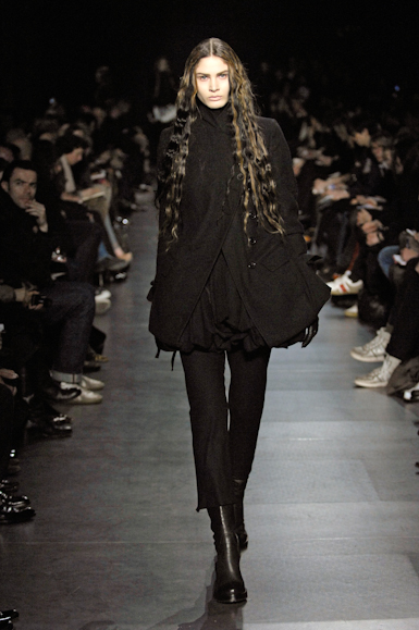 desfiles-anndemeulemeester-parisinverno2007rtw-101