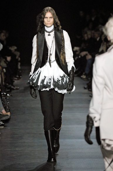 desfiles-anndemeulemeester-parisinverno2007rtw-104