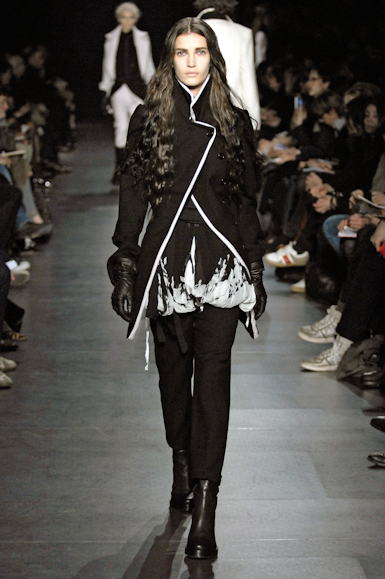 desfiles-anndemeulemeester-parisinverno2007rtw-107
