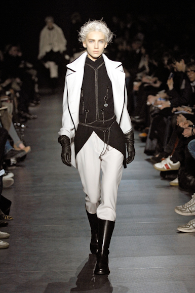 desfiles-anndemeulemeester-parisinverno2007rtw-108