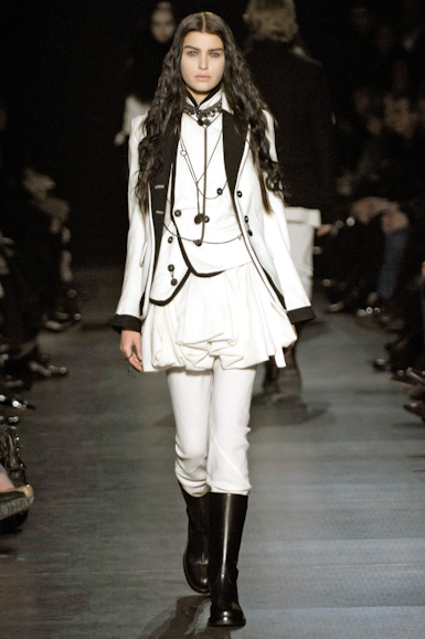 desfiles-anndemeulemeester-parisinverno2007rtw-110