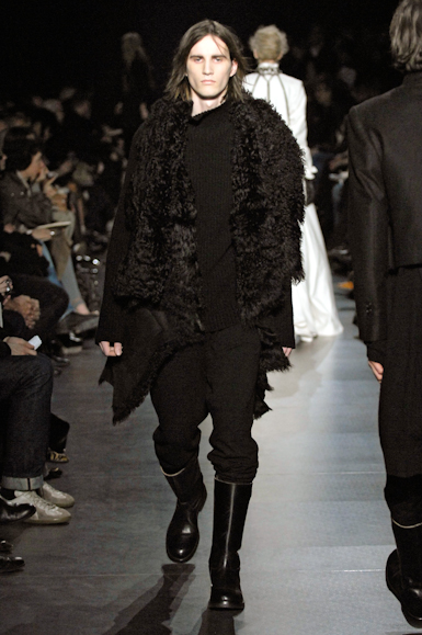 desfiles-anndemeulemeester-parisinverno2007rtw-126