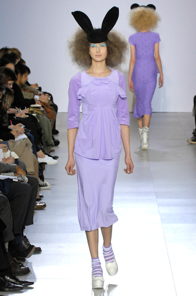 desfiles-commedesgarcons-parisinverno2007rtw-101