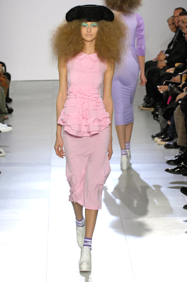 desfiles-commedesgarcons-parisinverno2007rtw-102