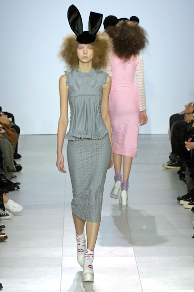 desfiles-commedesgarcons-parisinverno2007rtw-104
