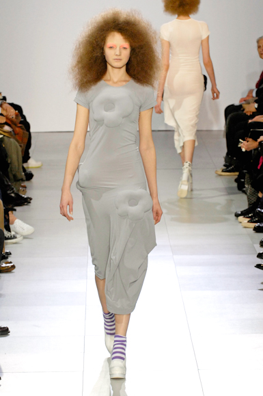 desfiles-commedesgarcons-parisinverno2007rtw-110