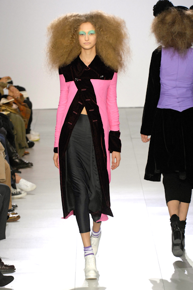 desfiles-commedesgarcons-parisinverno2007rtw-113