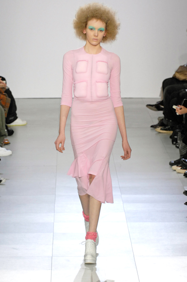 desfiles-commedesgarcons-parisinverno2007rtw-121