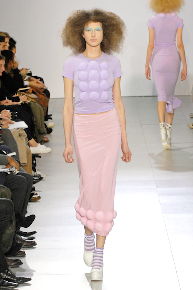 desfiles-commedesgarcons-parisinverno2007rtw-123