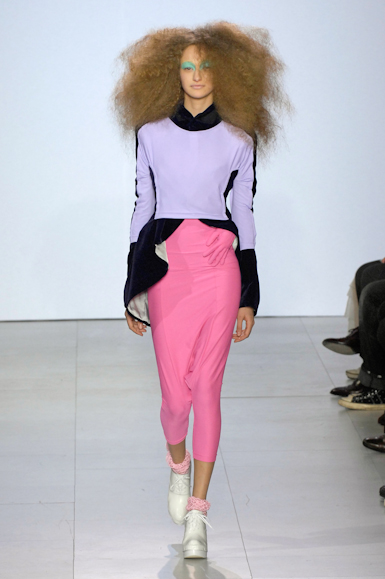 desfiles-commedesgarcons-parisinverno2007rtw-124