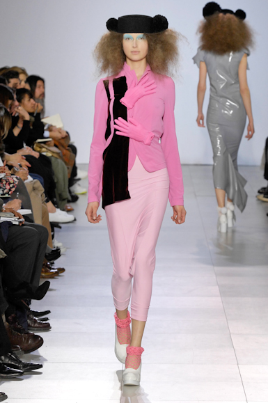 desfiles-commedesgarcons-parisinverno2007rtw-132