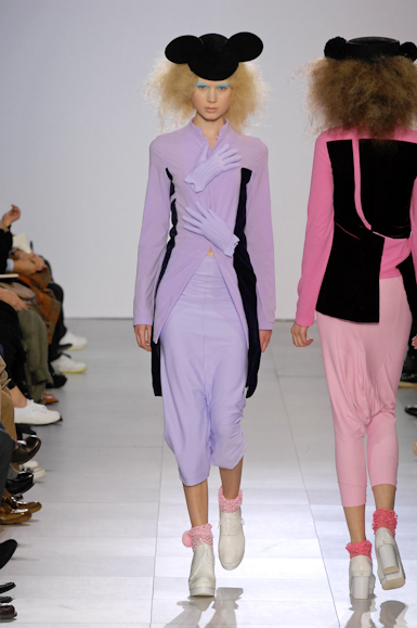 desfiles-commedesgarcons-parisinverno2007rtw-133