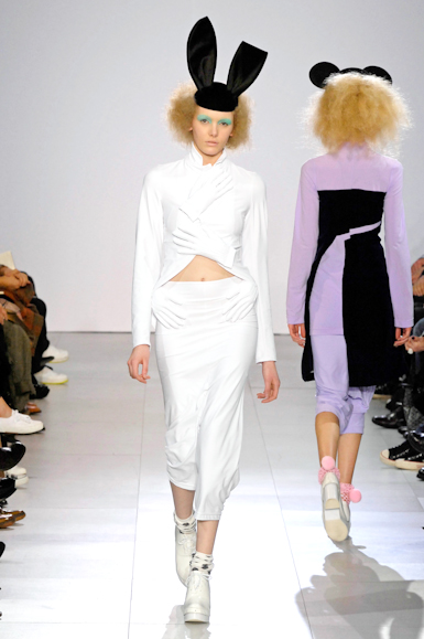 desfiles-commedesgarcons-parisinverno2007rtw-134