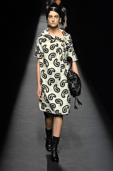 desfiles-driesvannoten-parisinverno2007rtw-107