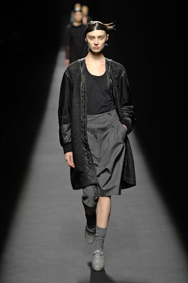 desfiles-driesvannoten-parisinverno2007rtw-115