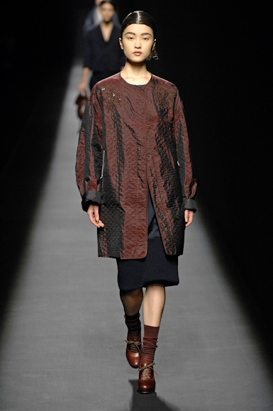 desfiles-driesvannoten-parisinverno2007rtw-120