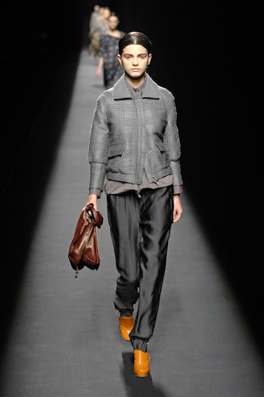 desfiles-driesvannoten-parisinverno2007rtw-129