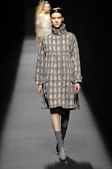 desfiles-driesvannoten-parisinverno2007rtw-133