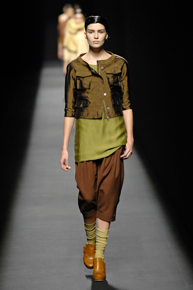 desfiles-driesvannoten-parisinverno2007rtw-138