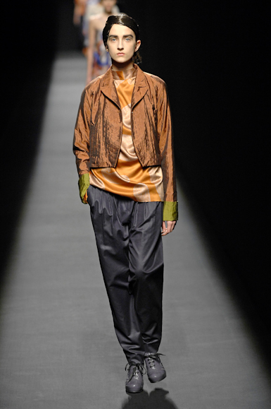 desfiles-driesvannoten-parisinverno2007rtw-145