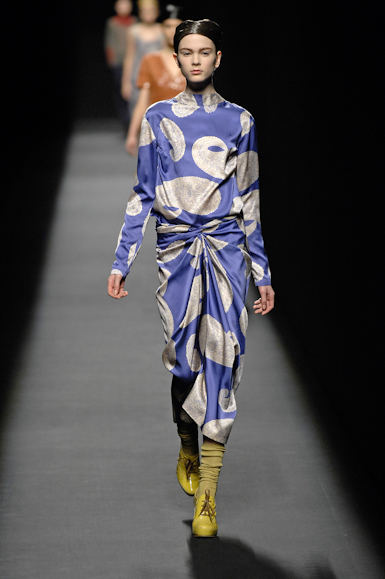 desfiles-driesvannoten-parisinverno2007rtw-148