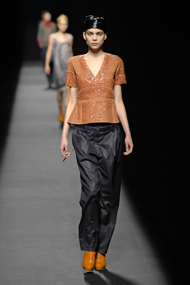 desfiles-driesvannoten-parisinverno2007rtw-149