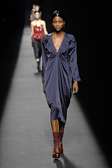 desfiles-driesvannoten-parisinverno2007rtw-152