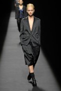 desfiles-driesvannoten-parisinverno2007rtw-156