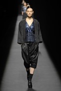 desfiles-driesvannoten-parisinverno2007rtw-157