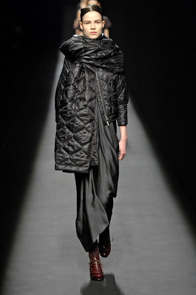 desfiles-driesvannoten-parisinverno2007rtw-160