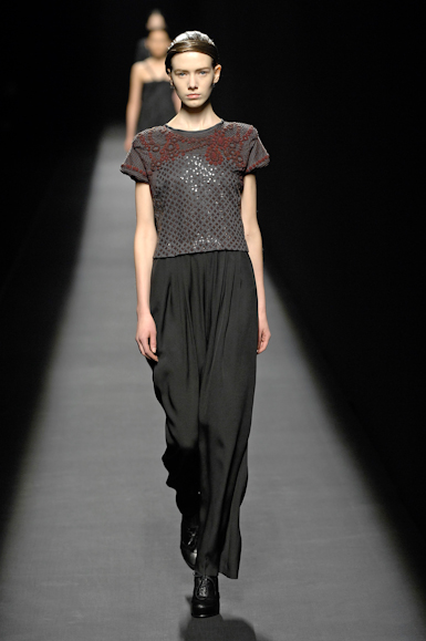 desfiles-driesvannoten-parisinverno2007rtw-161